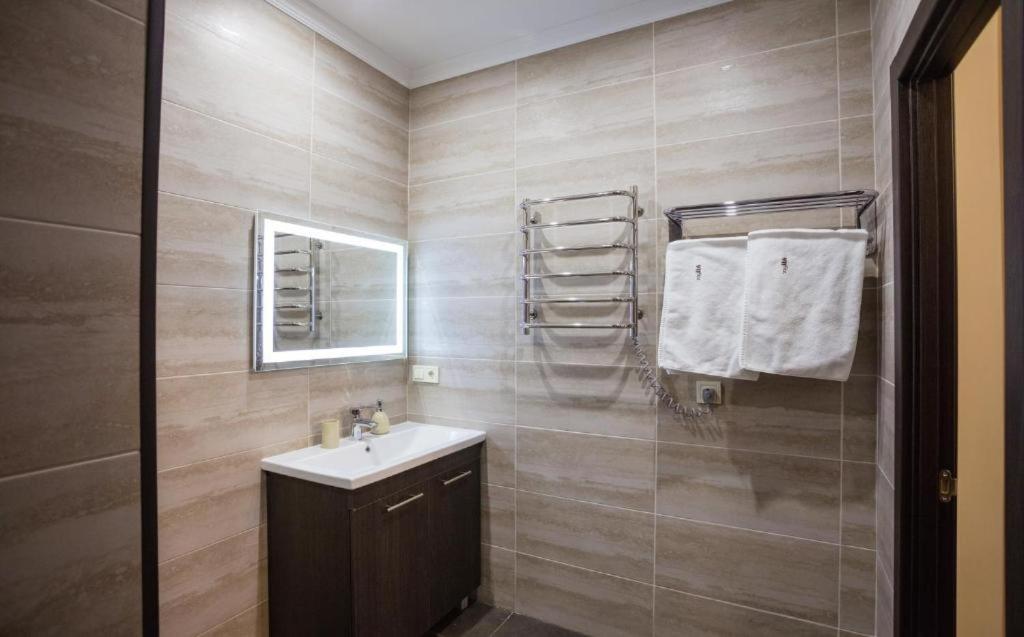 Khreshchatyk Apart Hotel 911 Kyiv Exterior photo